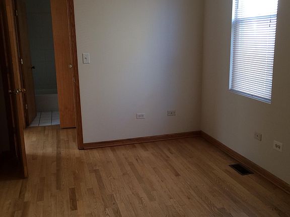 5th image of 3258 S Emerald Ave Floor 1