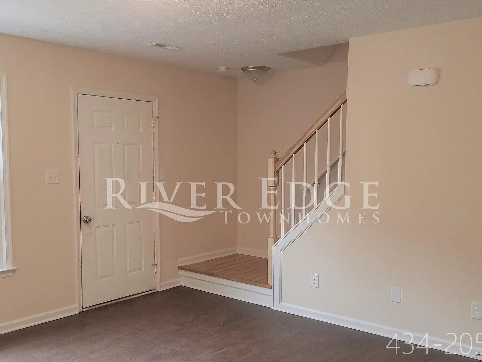 3 bed, 1.5 bath, 1040 sqft, $775 — Photo 2