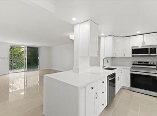 319 NE 14th Ave APT 201, Hallandale, FL 33009