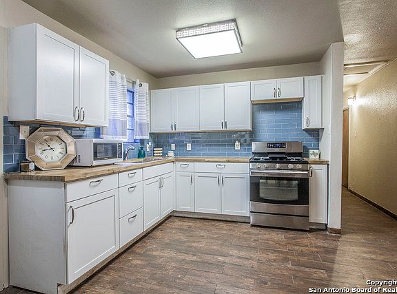 5th image of 323 W Formosa Blvd