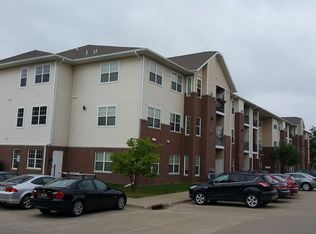629 Grandview Ct, Iowa City, IA 52246