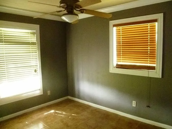 6 bed, 1500 sqft, $1,800 — Photo 2