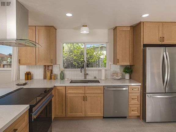 4th image of 1460 Mescal St