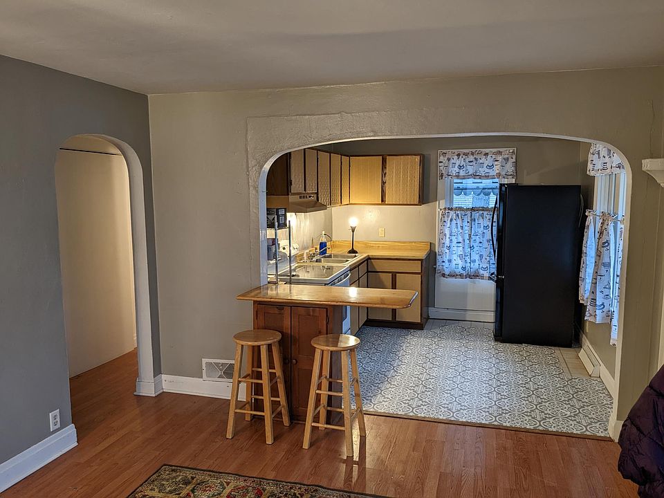 Living Room/Kitchen