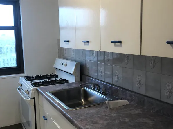 21-80 33rd Road image 6 of 8