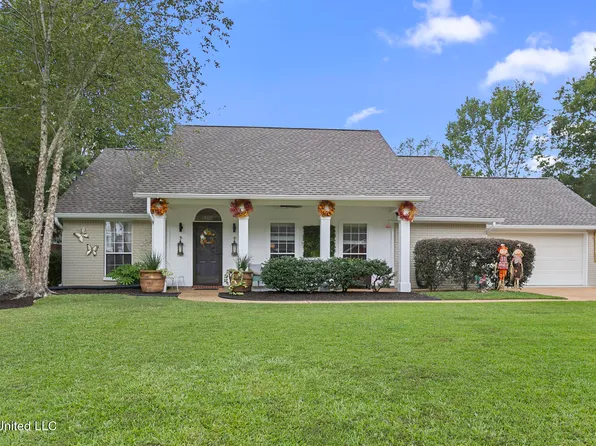 406 Hemlock Dr, Flowood, MS 39232