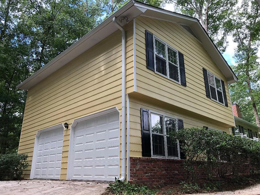 3 bed, 1420 sqft, $2,100 — Photo 3