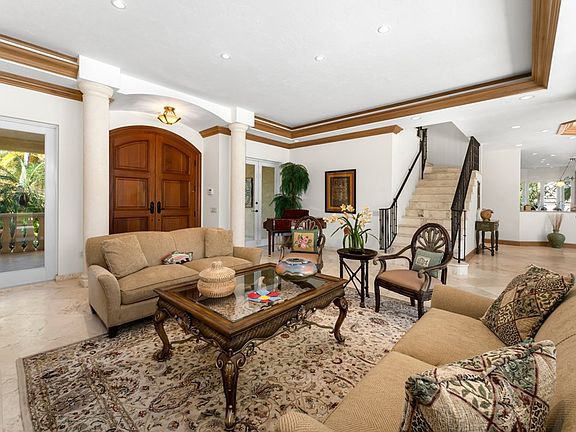 3rd image of 5 Sail Point Ln