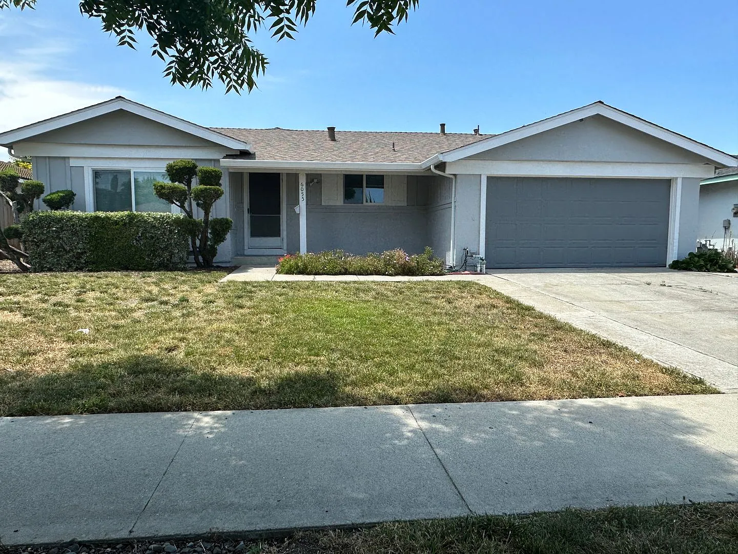 6055 Foothill Glen Dr photo 1