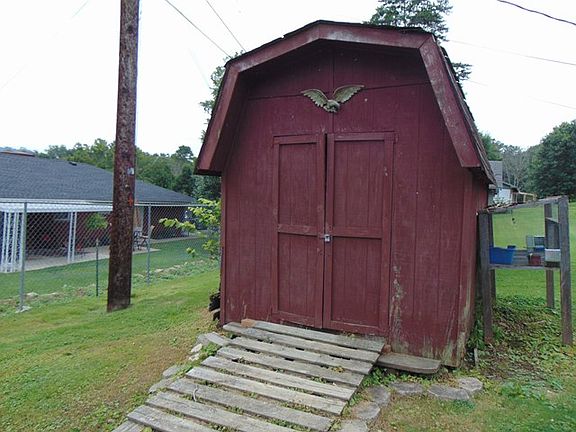4th image of 46 Crull St