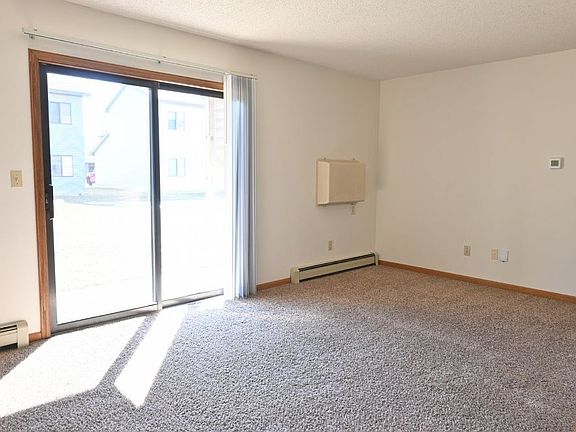 3rd image of 1100 N Point Dr #A4