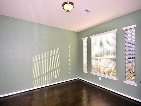 4th image of 4706 Serrano Dr