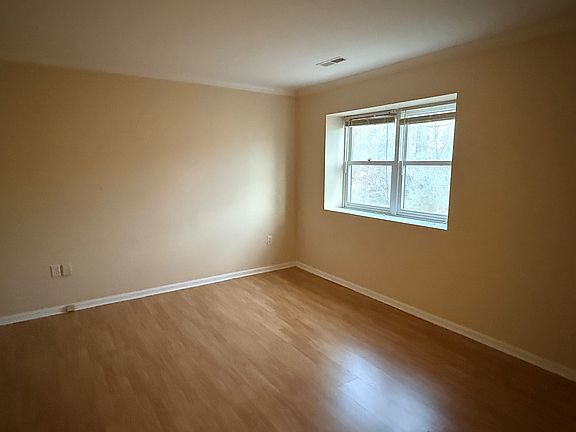 5th image of 462 Glendale Ave Unit 24