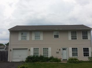 92 Indigo Rd, Levittown, PA 19057