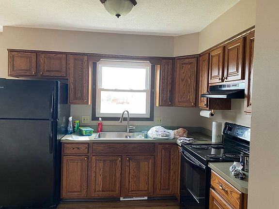 2nd image of 1094 Baier Ave