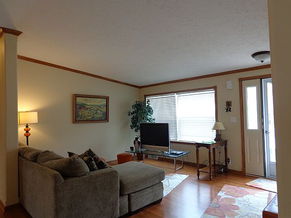 4th image of 11768 Knollcrest Ct