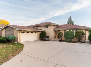 1527 W Holtz Ave, Addison, IL 60101