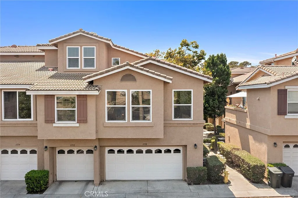 3 bed, 1363 sqft, $3,600 — Photo 1