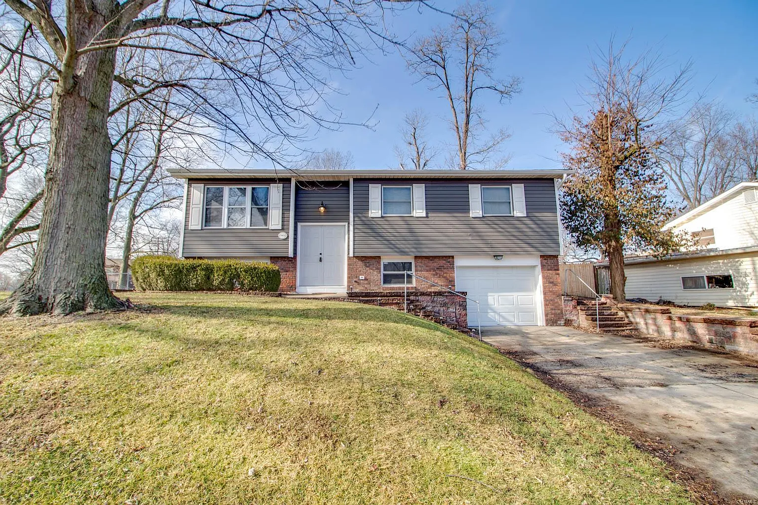 5802 Dogwood Ln photo 1