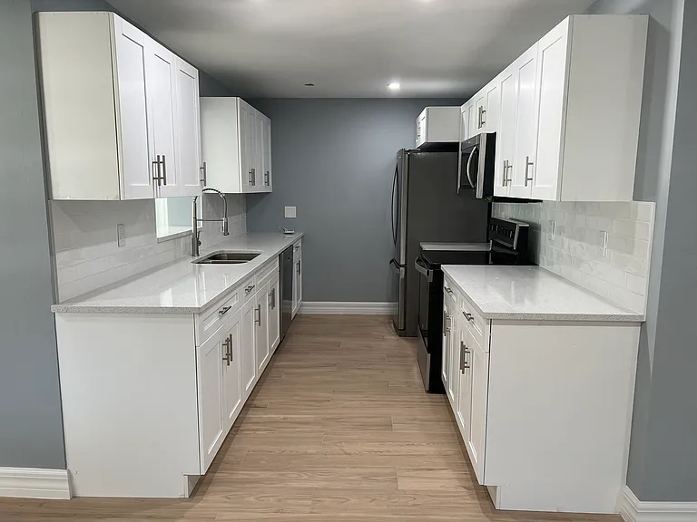 2148 Aldridge Ave — Photo 9