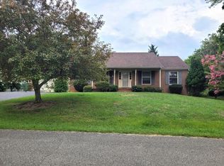 312 Homeplace Dr, Salem, VA 24153