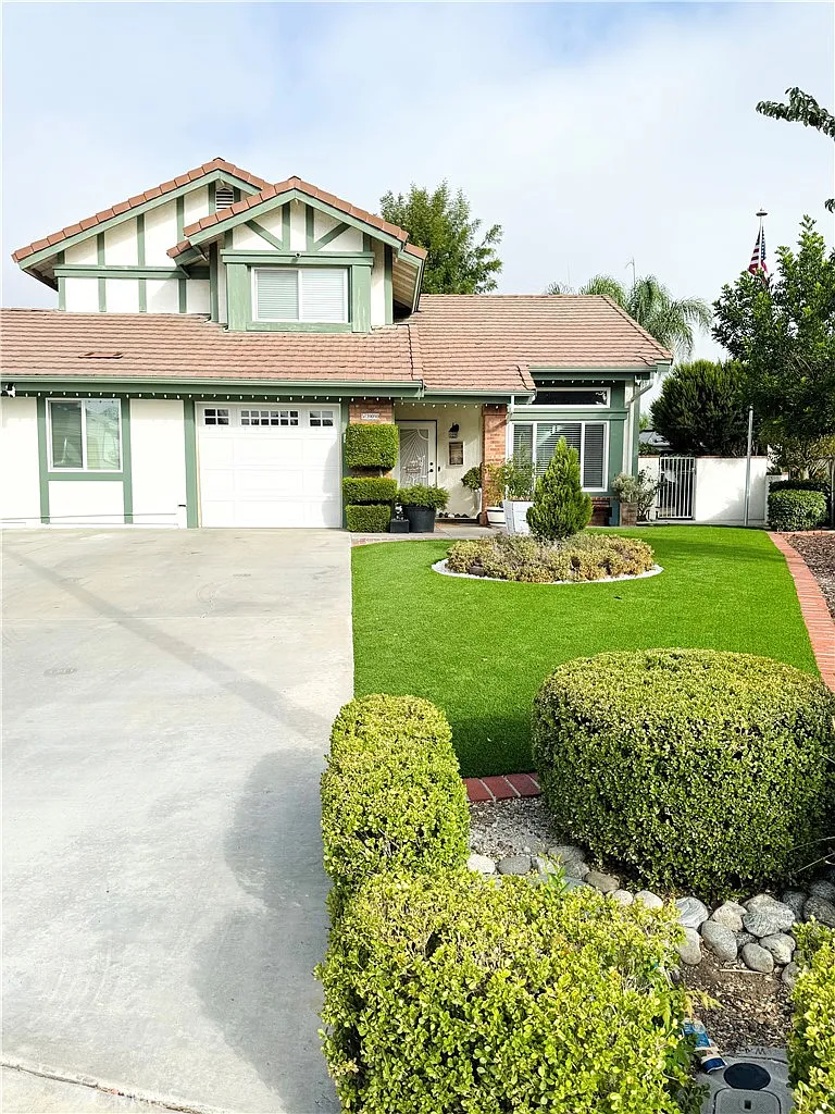 4 bed, 2079 sqft, $3,600 — Photo 2