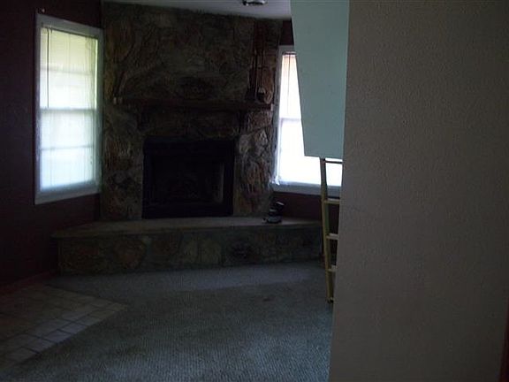 2nd image of 321 E Wilson Ave