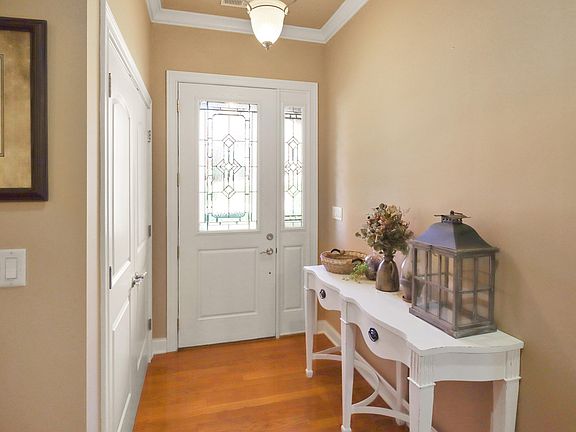 5th image of 10412 Ivy Hollow Dr