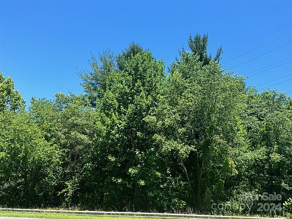 3rd image of Rosedale Dr