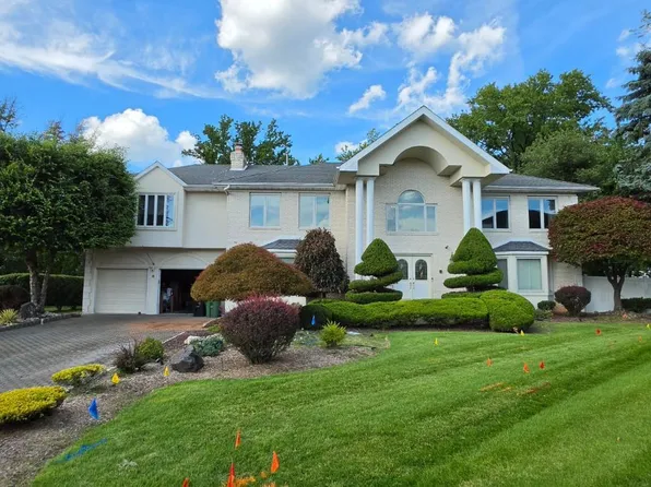 6 Sandra Dr, Edison, NJ 08820