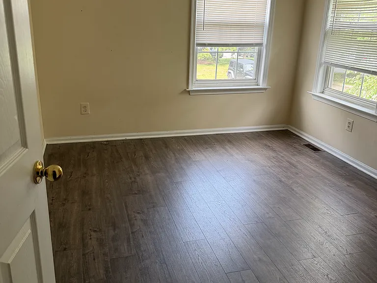 514 Tivoli Ct — Photo 12