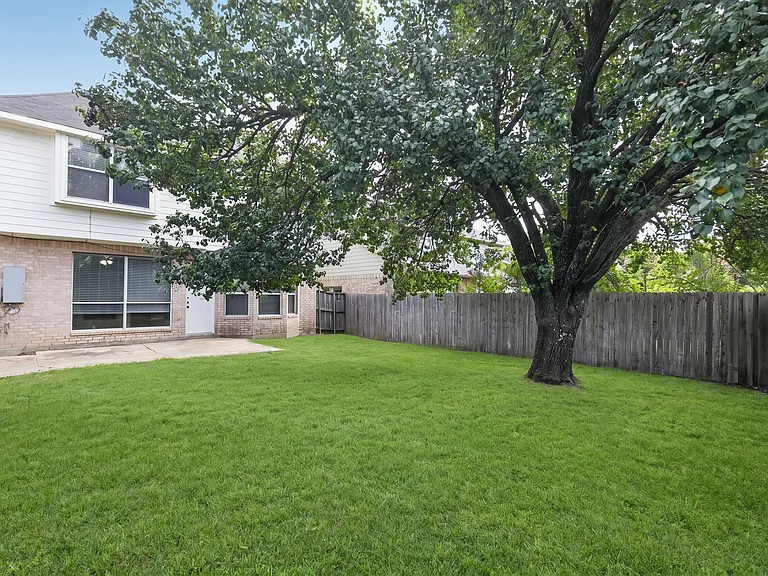 2740 Windswept Ln — Photo 4