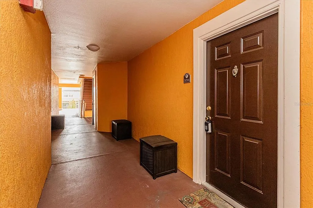 Building Photo - 5455 Vineland Rd #3214