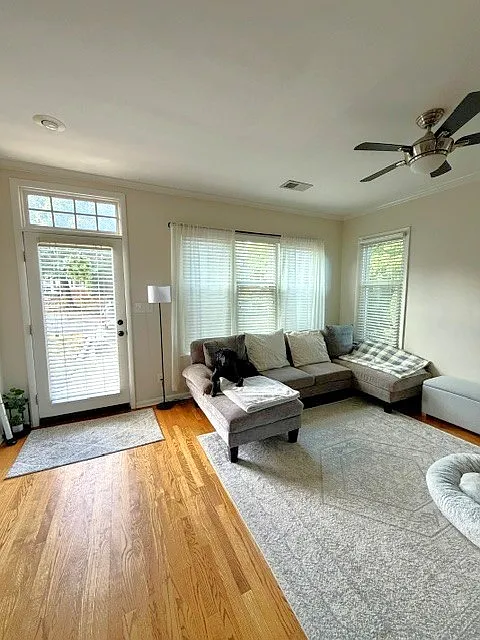 3 bed, 2.5 bath, 1496 sqft, $2,950 — Photo 4