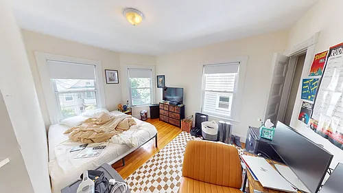 39 Woodstock Ave #3 Photo 1
