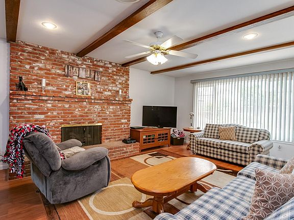 5th image of 504 Greenwich Ln