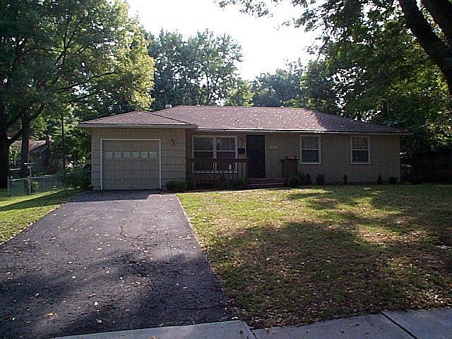 1st image of 7825 Rosewood Ln