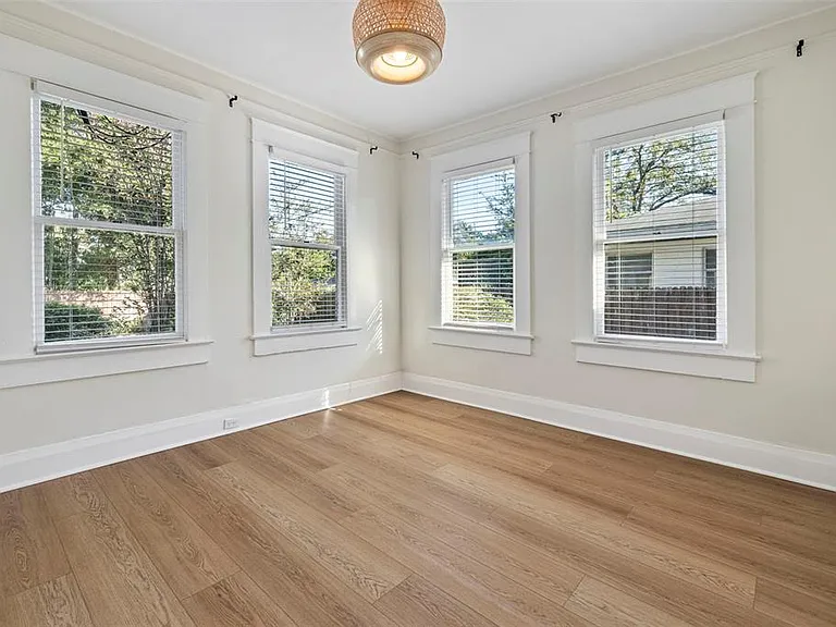 5709 N Suwanee Ave — Photo 17