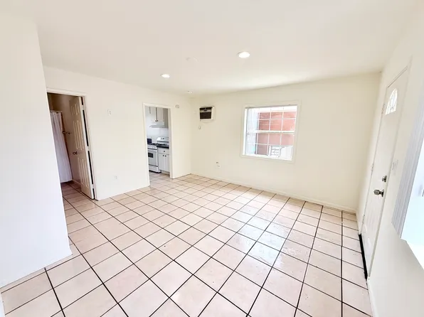 8277 Case Ave APT C, Sun Valley, CA 91352