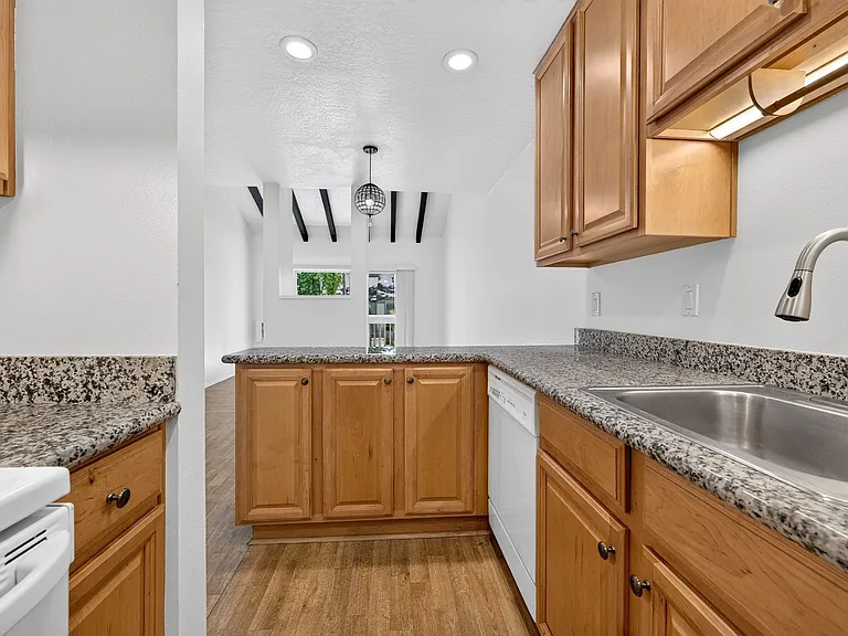2562 Walnut Blvd #56 — Photo 9
