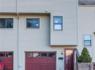 50 High Top Cir E UNIT 136, Hamden, CT 06514