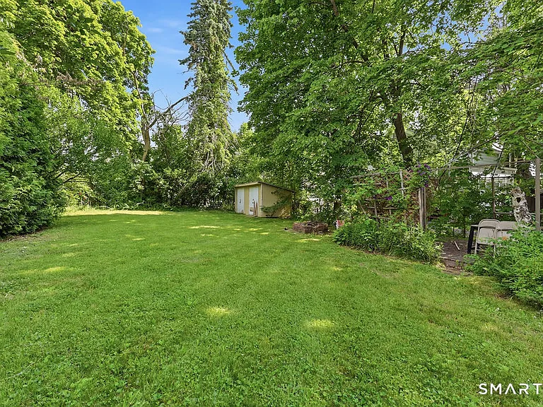 23 Alden St — Photo 3