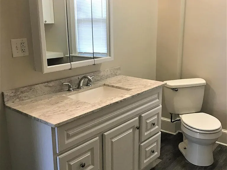 35 Oak St — Photo 8