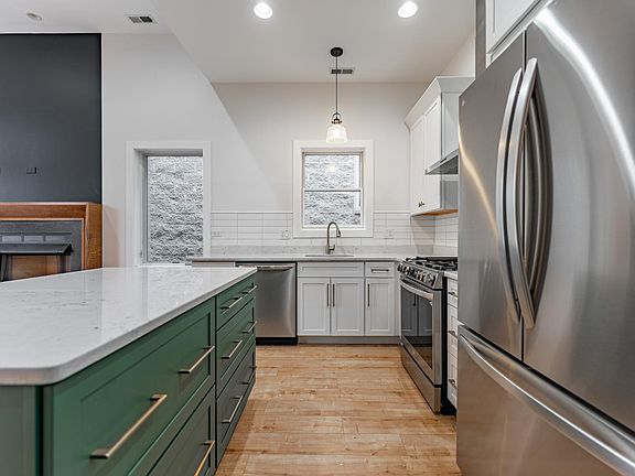 3rd image of 1720 N Talman Ave #3