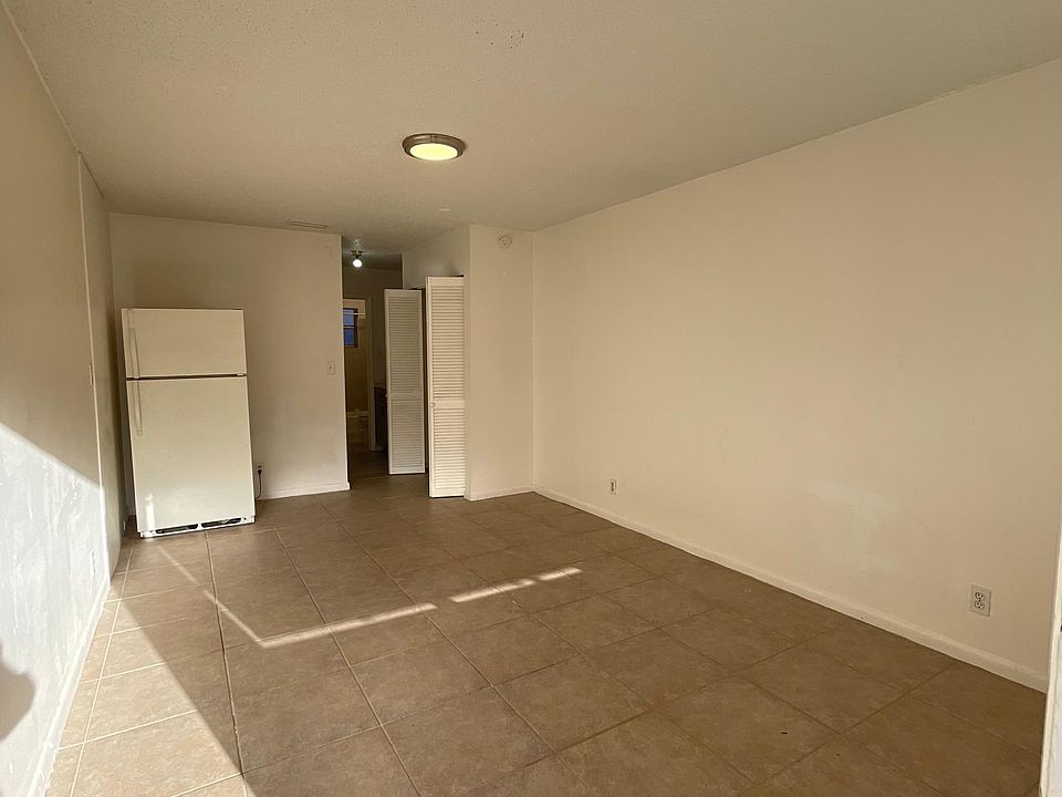 1st image of 1750 SW 21st St