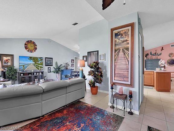 4th image of 3625 SW 5th Pl