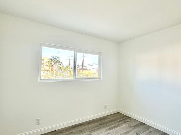 3rd image of 12111 S Figueroa St APT 1