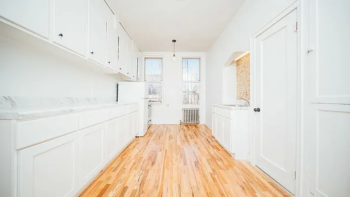Rented by Nooklyn NYC LLC | media 21