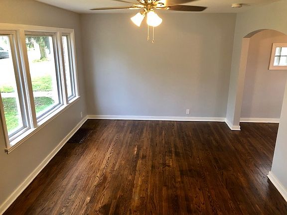 3rd image of 2632 Oak St