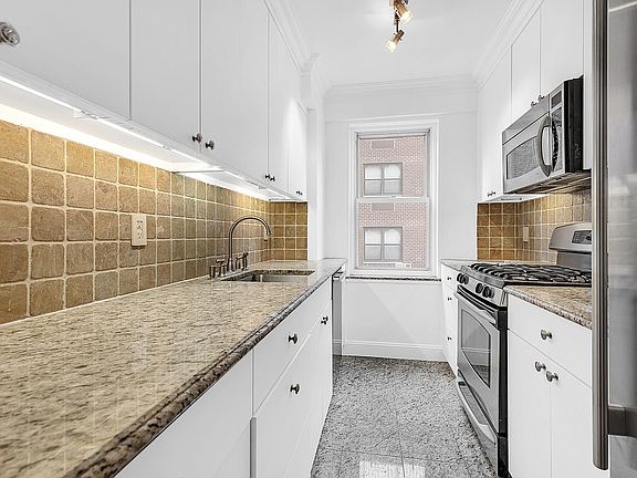 5th image of 50 Sutton Pl S APT 11C